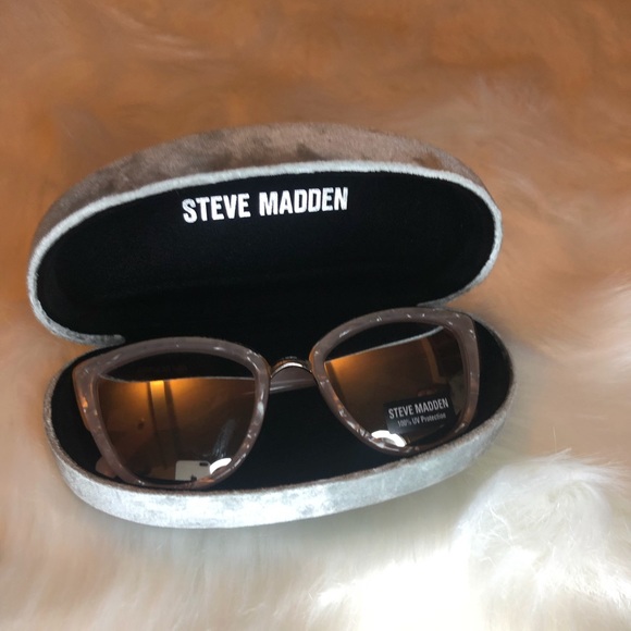 Steve Madden sunglasses - Picture 3 of 3